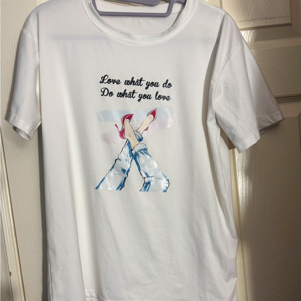 Graphic Tee with Inspirational Quote (Size M)